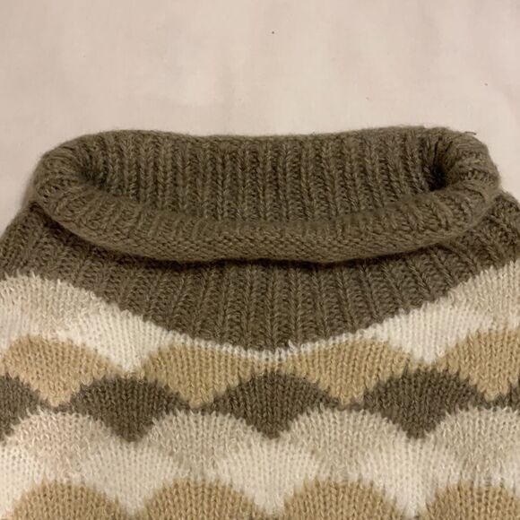 Fate Size Medium dropshoulder mock turtleneck brown, tan &cream pullover sweater - Picture 7 of 7